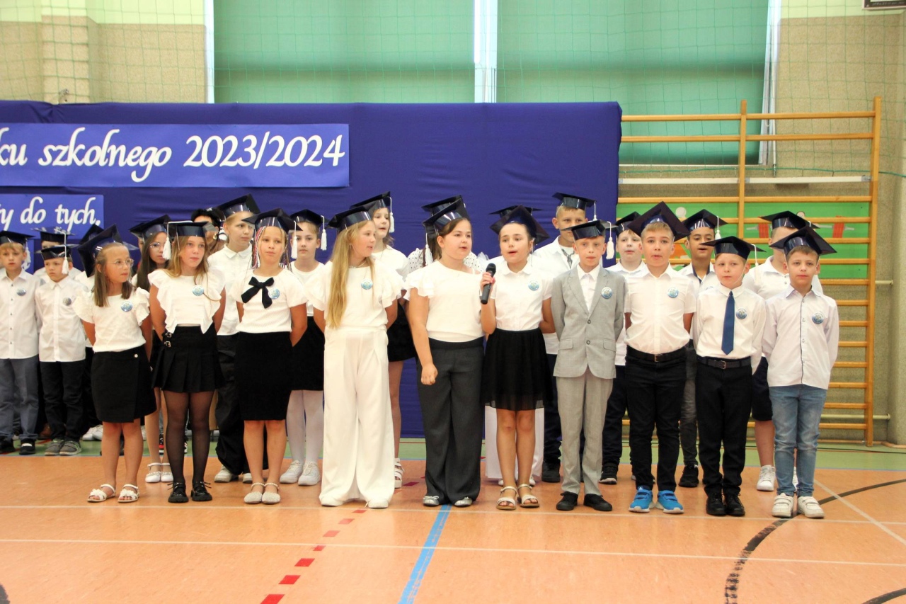 Zakończenie roku szkolnego 2023/24 w Szkole Podstawowej w Rzekuniu [21.06.2024] - zdjęcie #39 - eOstroleka.pl