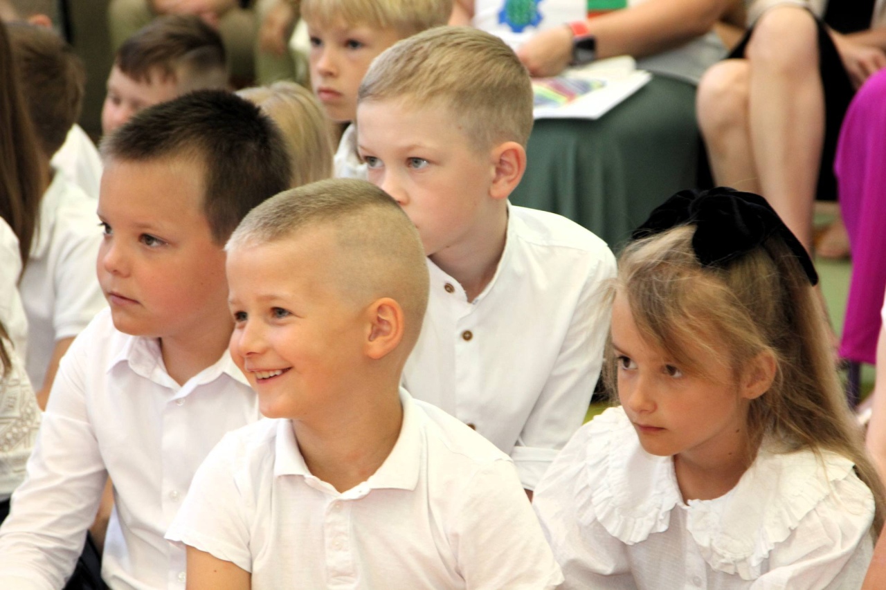 Zakończenie roku szkolnego 2023/24 w Szkole Podstawowej w Rzekuniu [21.06.2024] - zdjęcie #8 - eOstroleka.pl