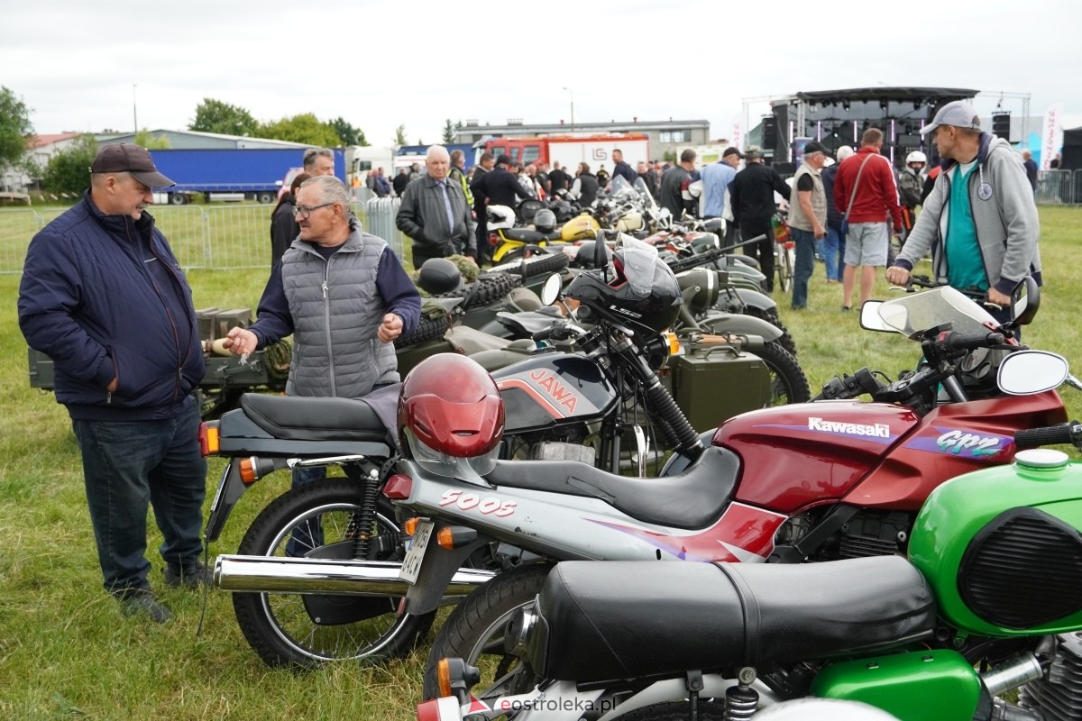 XIII zlot fanów starej motoryzacji w Rzekuniu [22.06.2024] - zdjęcie #199 - eOstroleka.pl