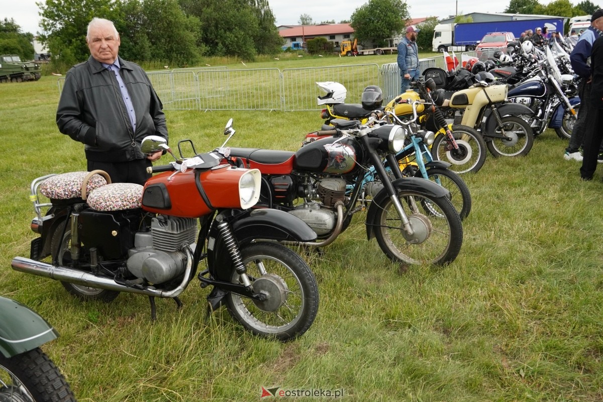 XIII zlot fanów starej motoryzacji w Rzekuniu [22.06.2024] - zdjęcie #196 - eOstroleka.pl