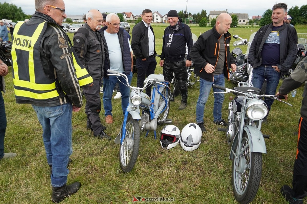 XIII zlot fanów starej motoryzacji w Rzekuniu [22.06.2024] - zdjęcie #190 - eOstroleka.pl