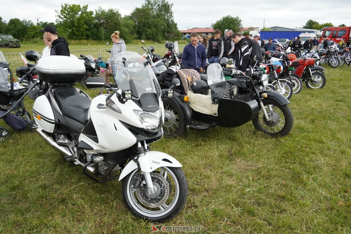 XIII zlot fanów starej motoryzacji w Rzekuniu [22.06.2024] - zdjęcie #189 - eOstroleka.pl