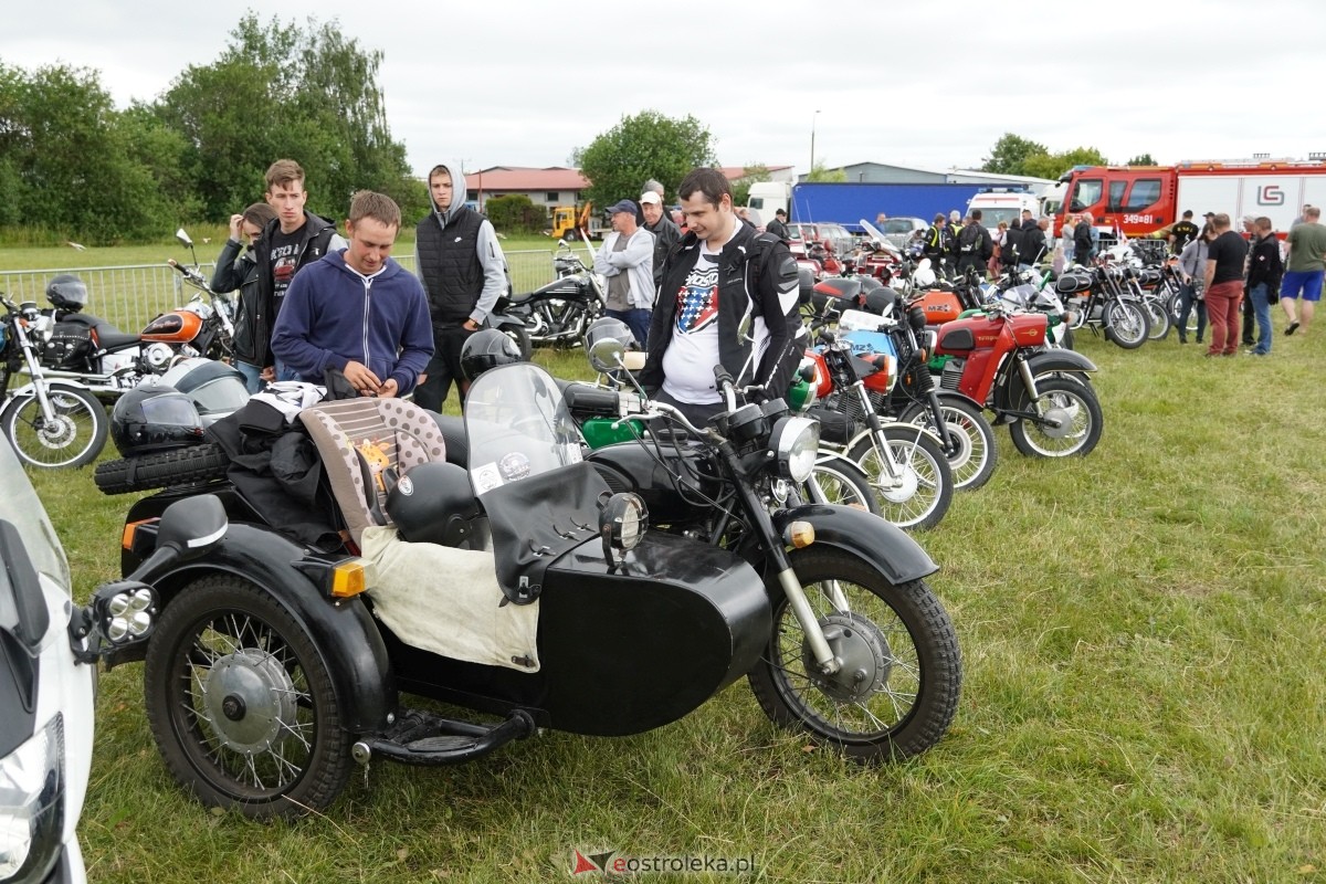 XIII zlot fanów starej motoryzacji w Rzekuniu [22.06.2024] - zdjęcie #188 - eOstroleka.pl