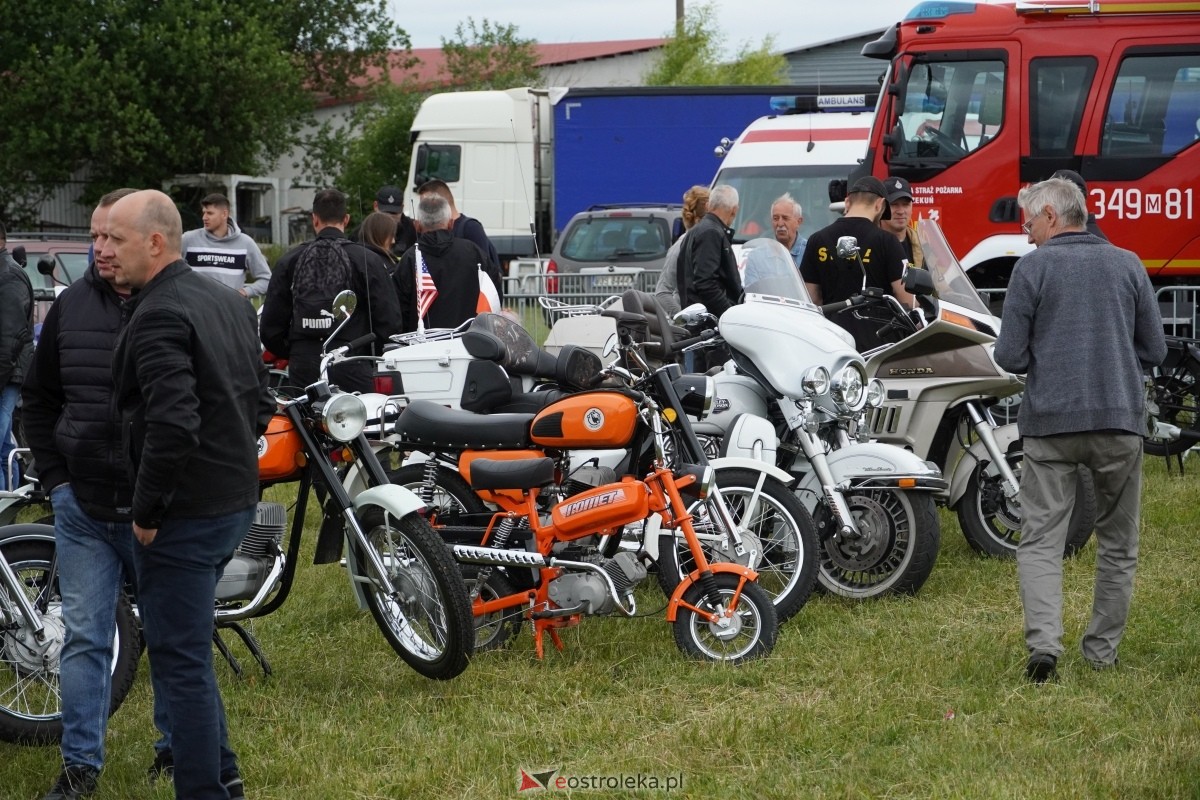 XIII zlot fanów starej motoryzacji w Rzekuniu [22.06.2024] - zdjęcie #180 - eOstroleka.pl