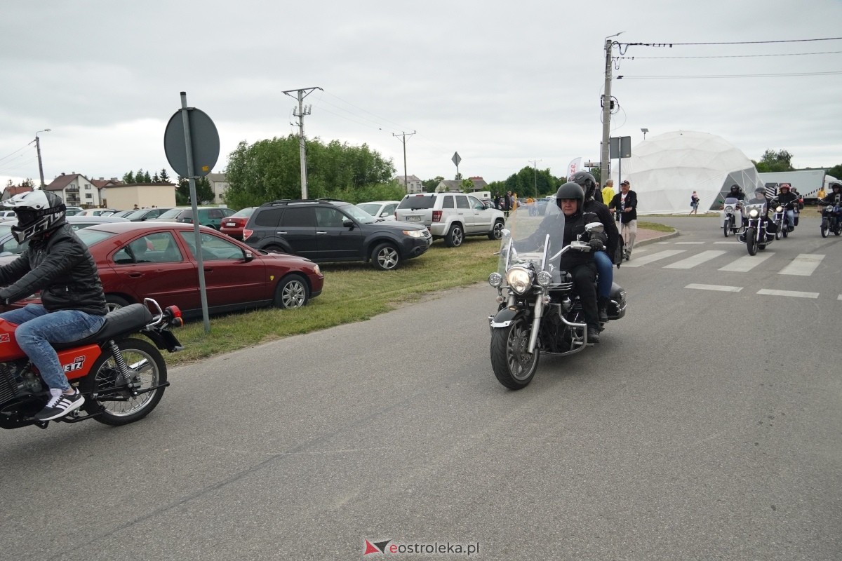 XIII zlot fanów starej motoryzacji w Rzekuniu [22.06.2024] - zdjęcie #107 - eOstroleka.pl