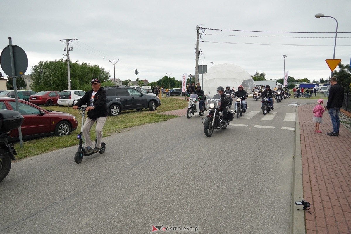 XIII zlot fanów starej motoryzacji w Rzekuniu [22.06.2024] - zdjęcie #106 - eOstroleka.pl