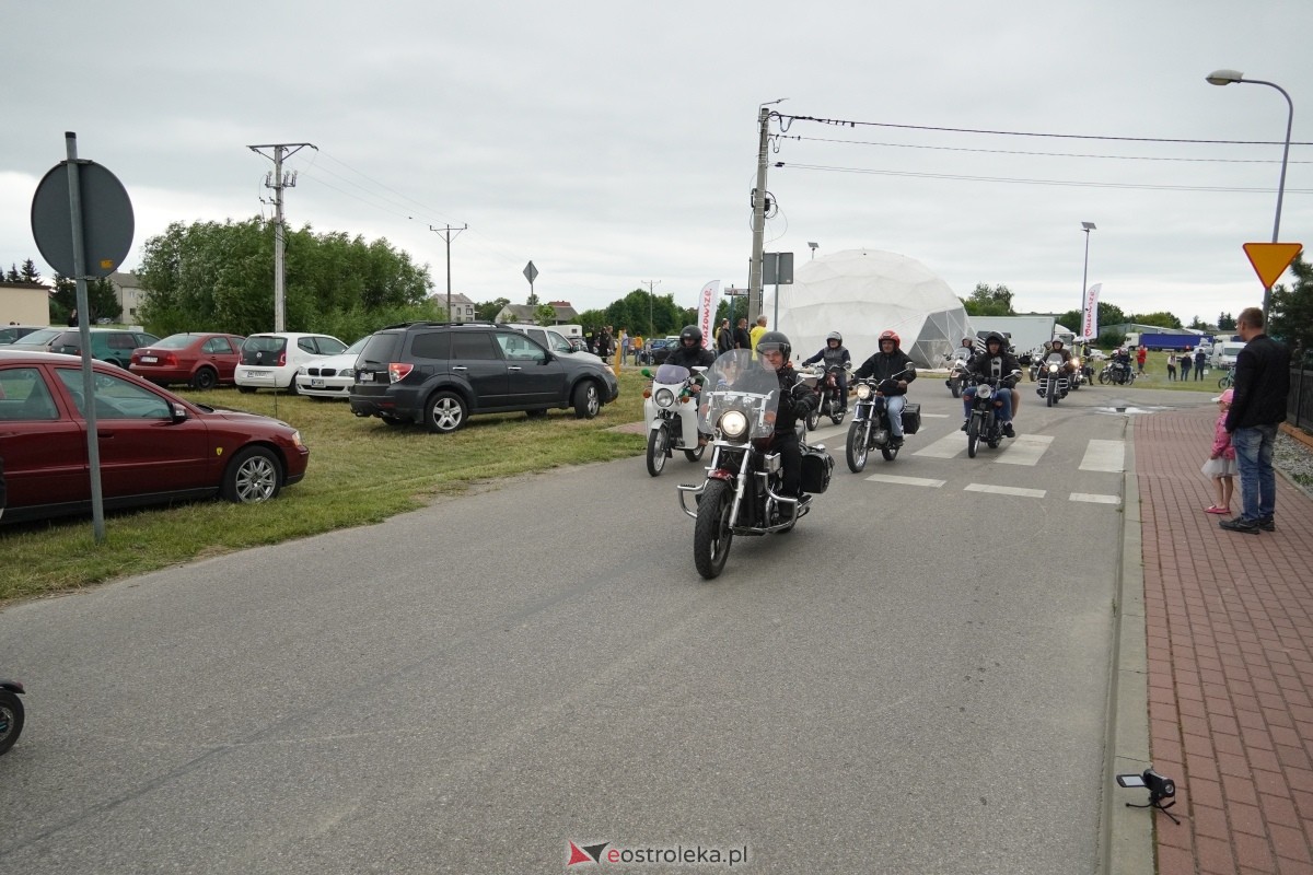XIII zlot fanów starej motoryzacji w Rzekuniu [22.06.2024] - zdjęcie #105 - eOstroleka.pl