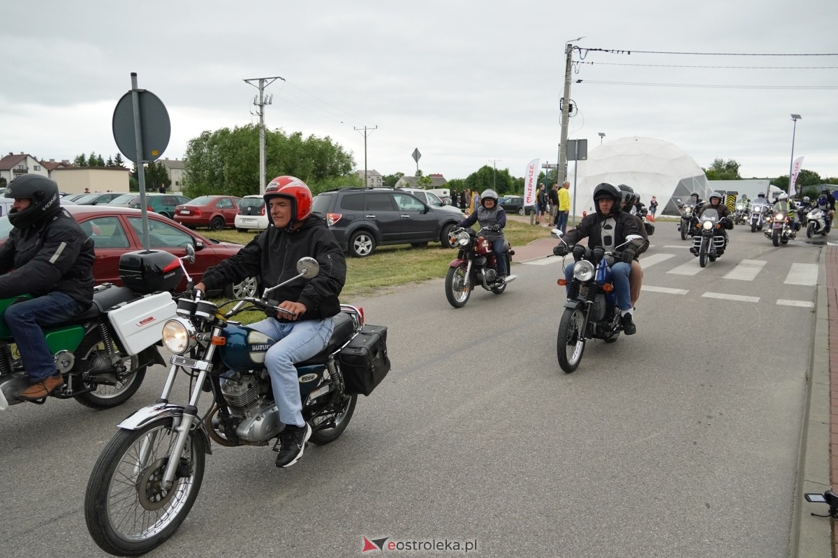 XIII zlot fanów starej motoryzacji w Rzekuniu [22.06.2024] - zdjęcie #103 - eOstroleka.pl