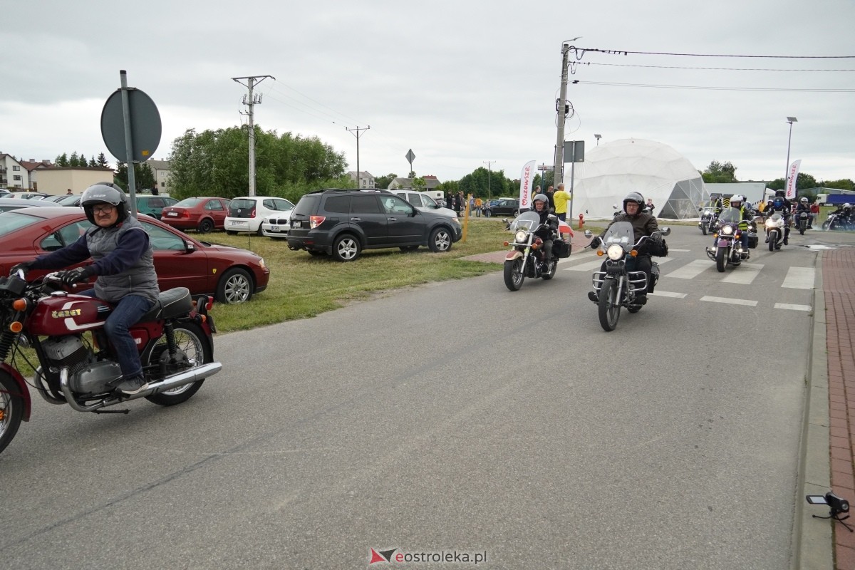 XIII zlot fanów starej motoryzacji w Rzekuniu [22.06.2024] - zdjęcie #101 - eOstroleka.pl