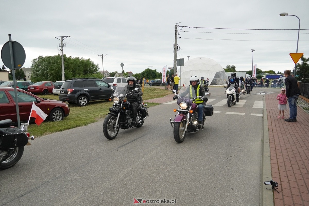 XIII zlot fanów starej motoryzacji w Rzekuniu [22.06.2024] - zdjęcie #99 - eOstroleka.pl