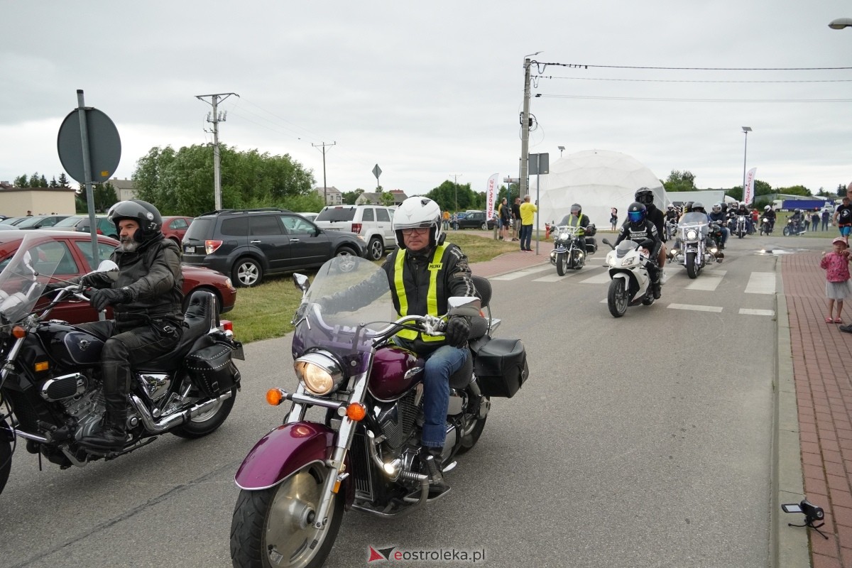 XIII zlot fanów starej motoryzacji w Rzekuniu [22.06.2024] - zdjęcie #98 - eOstroleka.pl