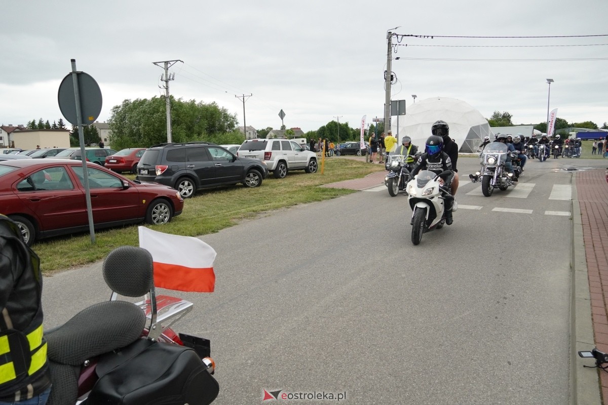XIII zlot fanów starej motoryzacji w Rzekuniu [22.06.2024] - zdjęcie #97 - eOstroleka.pl