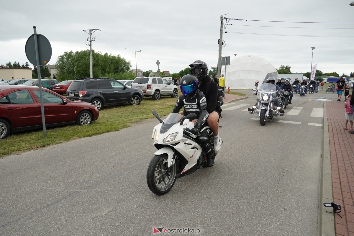 XIII zlot fanów starej motoryzacji w Rzekuniu [22.06.2024] - zdjęcie #96 - eOstroleka.pl