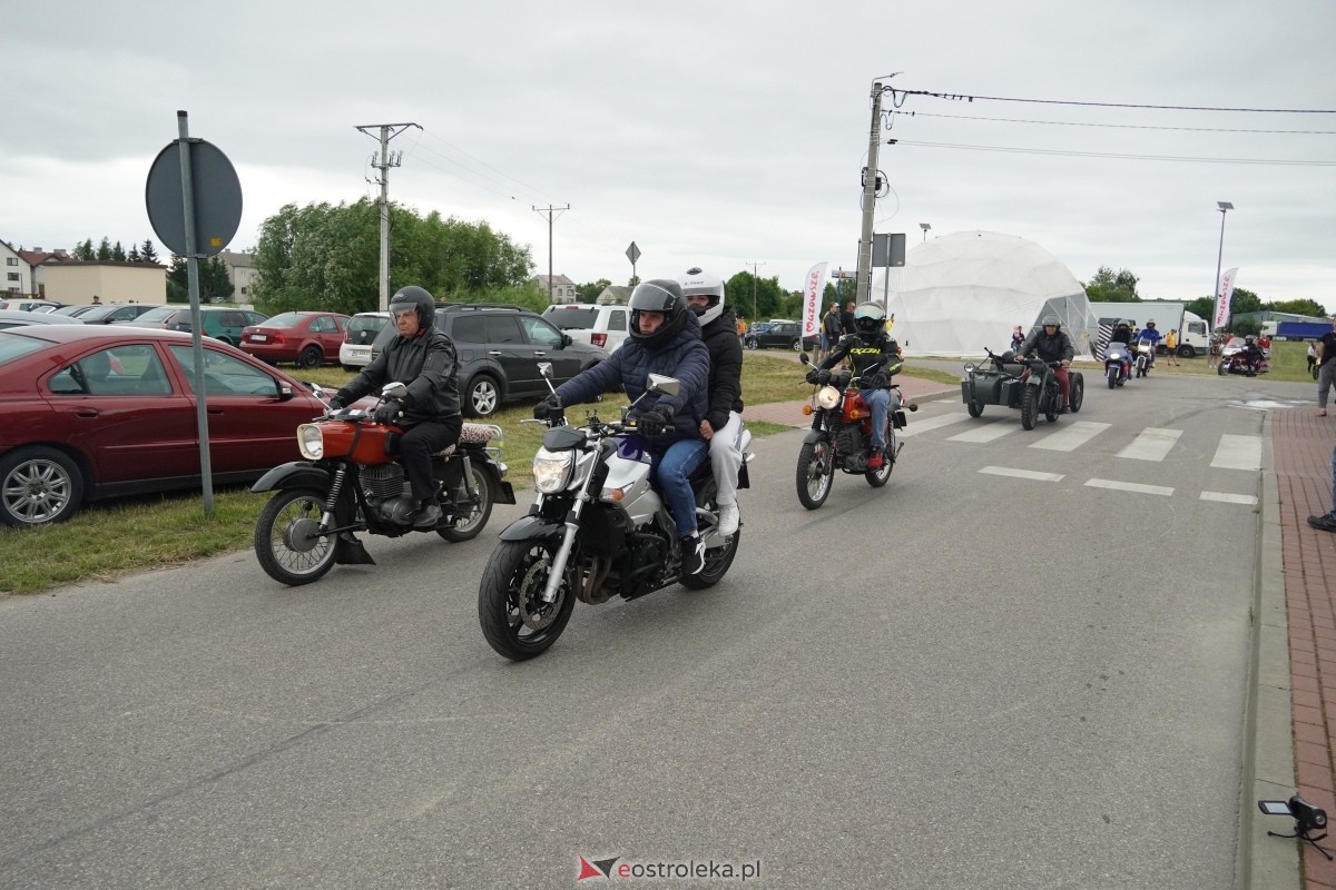 XIII zlot fanów starej motoryzacji w Rzekuniu [22.06.2024] - zdjęcie #88 - eOstroleka.pl