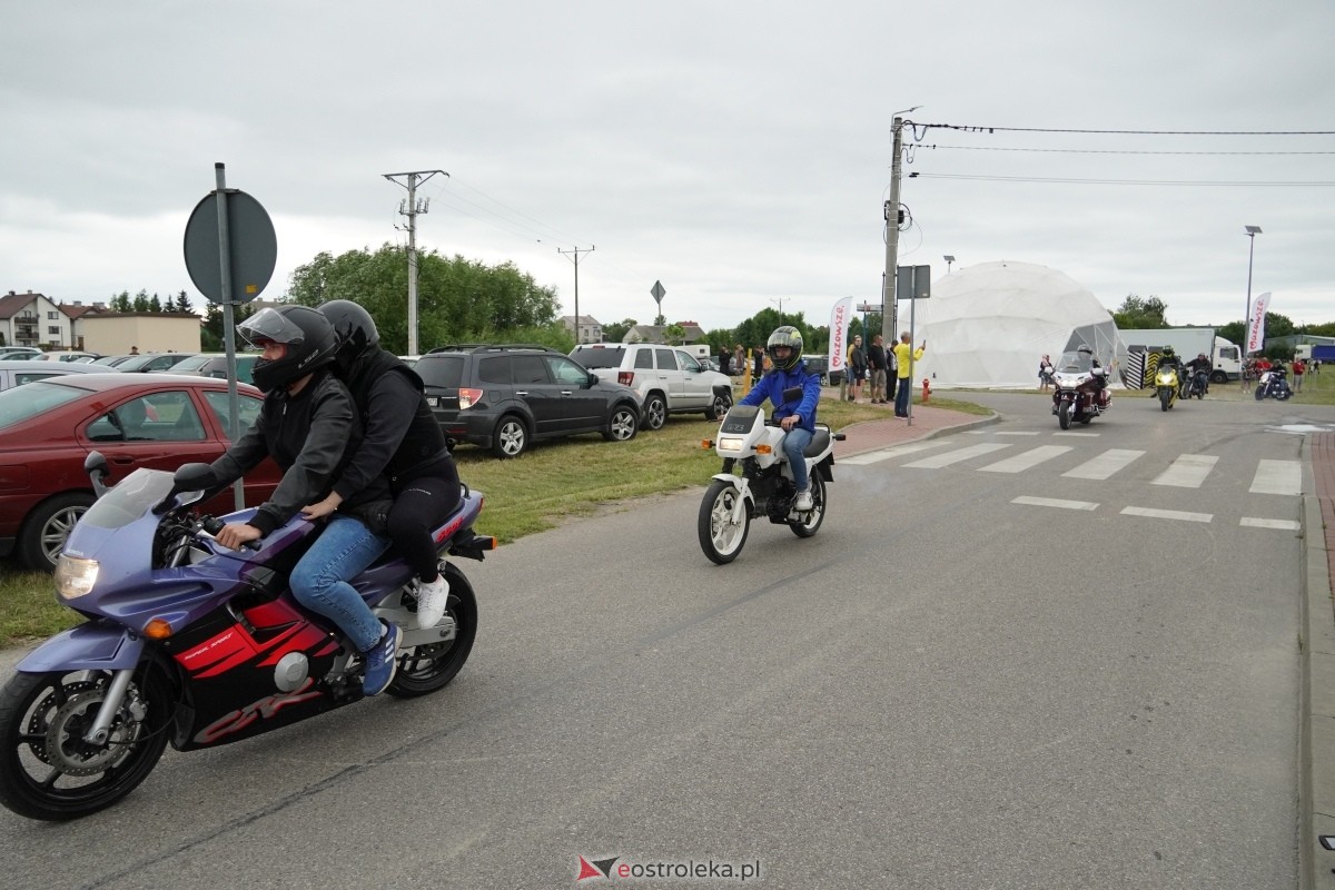 XIII zlot fanów starej motoryzacji w Rzekuniu [22.06.2024] - zdjęcie #86 - eOstroleka.pl