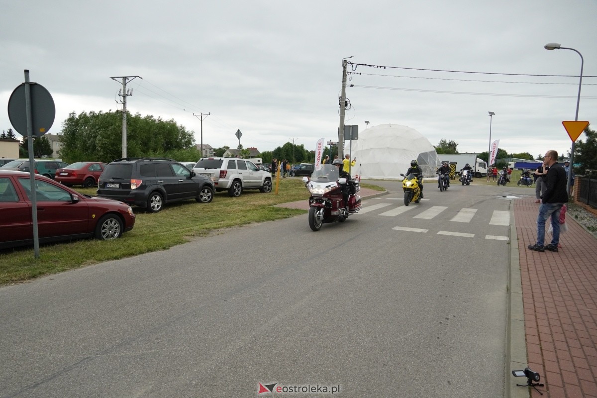 XIII zlot fanów starej motoryzacji w Rzekuniu [22.06.2024] - zdjęcie #85 - eOstroleka.pl
