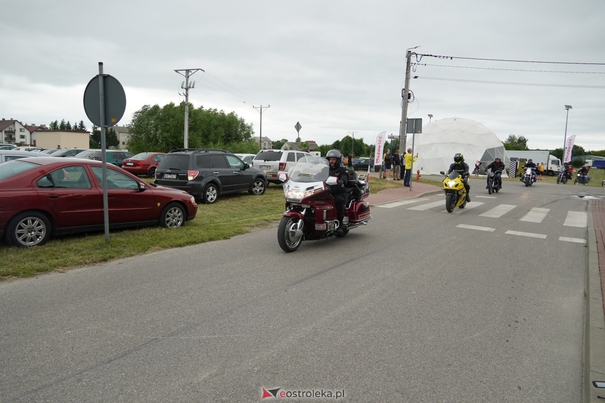 XIII zlot fanów starej motoryzacji w Rzekuniu [22.06.2024] - zdjęcie #84 - eOstroleka.pl