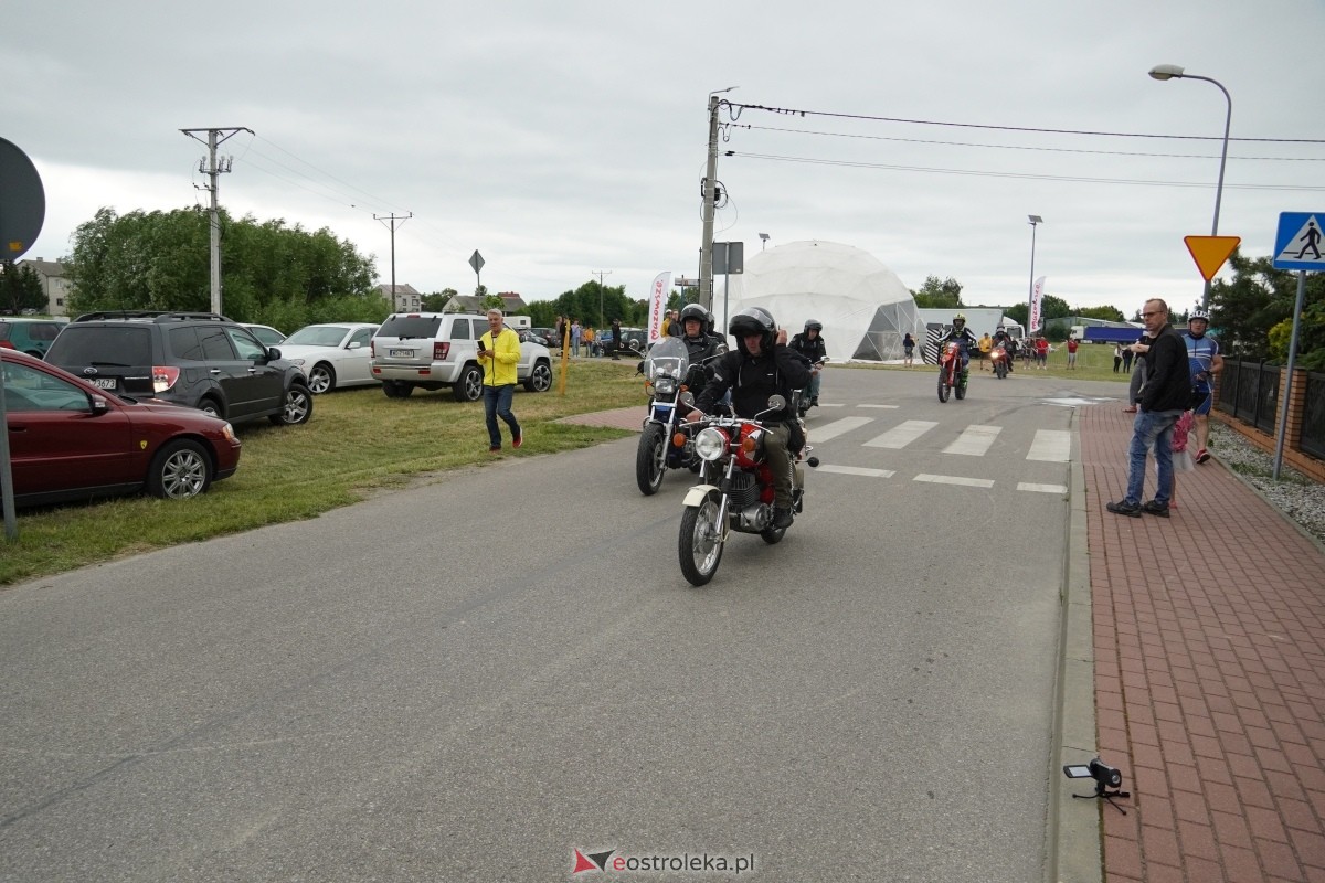 XIII zlot fanów starej motoryzacji w Rzekuniu [22.06.2024] - zdjęcie #78 - eOstroleka.pl