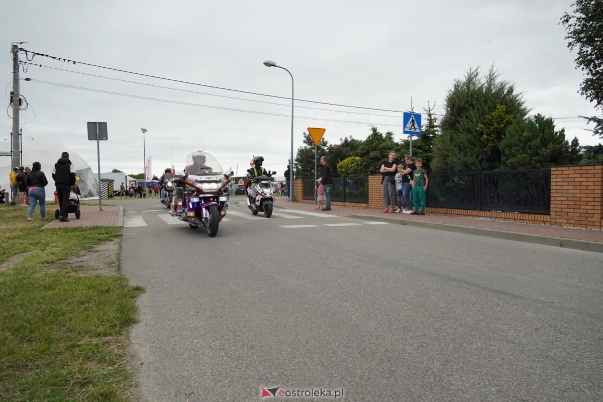 XIII zlot fanów starej motoryzacji w Rzekuniu [22.06.2024] - zdjęcie #53 - eOstroleka.pl