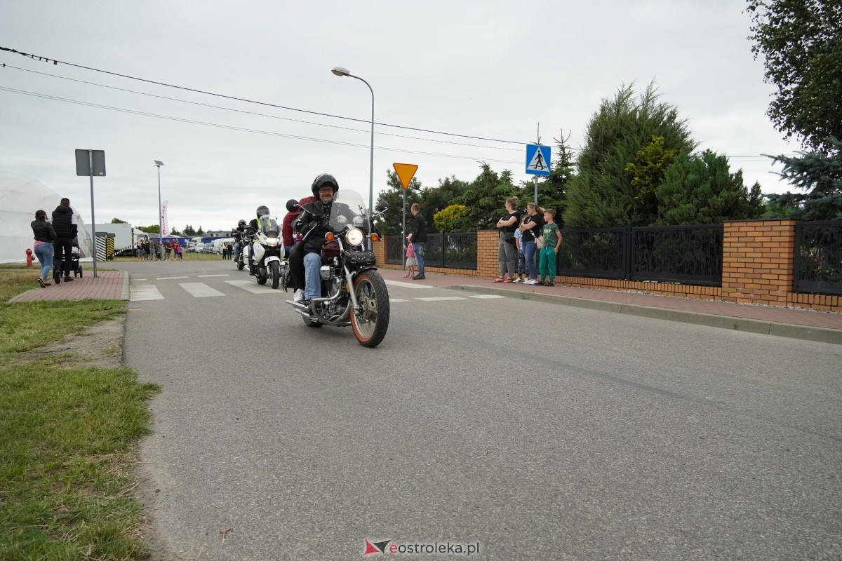 XIII zlot fanów starej motoryzacji w Rzekuniu [22.06.2024] - zdjęcie #51 - eOstroleka.pl