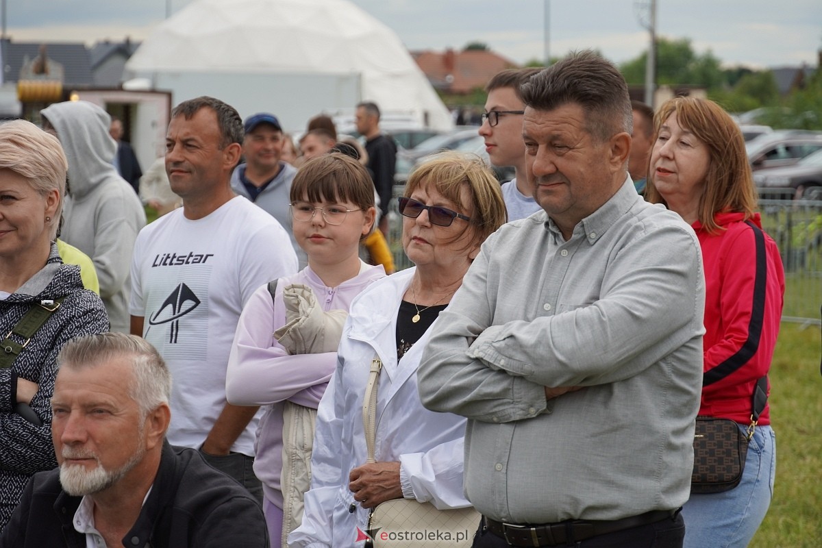 Kabaret Pod Wyrwigroszem. Rzekuń wita lato 2024  - zdjęcie #97 - eOstroleka.pl