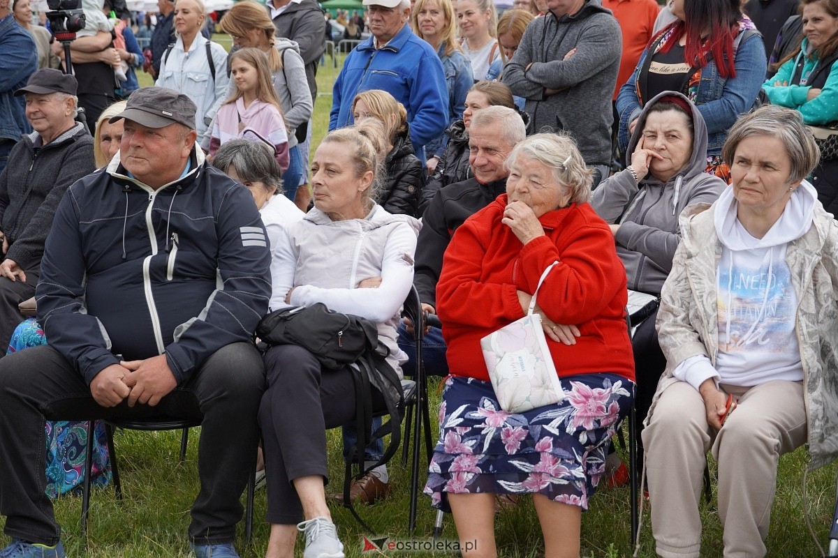 Kabaret Pod Wyrwigroszem. Rzekuń wita lato 2024  - zdjęcie #93 - eOstroleka.pl