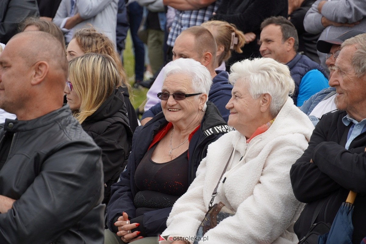 Kabaret Pod Wyrwigroszem. Rzekuń wita lato 2024  - zdjęcie #87 - eOstroleka.pl