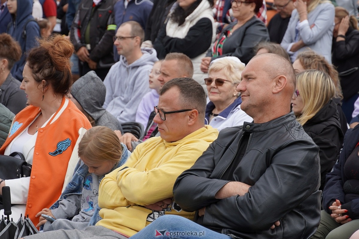 Kabaret Pod Wyrwigroszem. Rzekuń wita lato 2024  - zdjęcie #86 - eOstroleka.pl