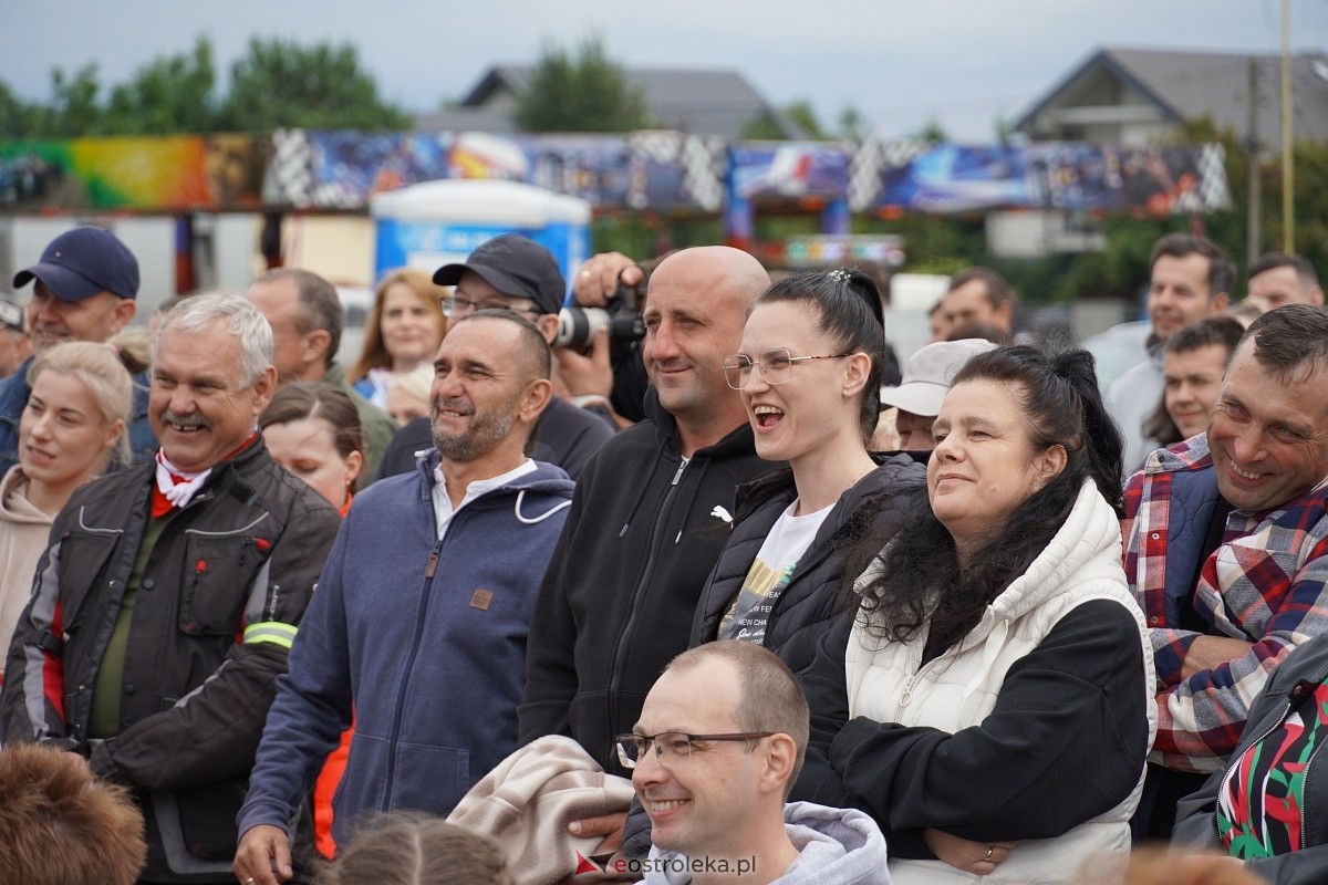 Kabaret Pod Wyrwigroszem. Rzekuń wita lato 2024  - zdjęcie #83 - eOstroleka.pl