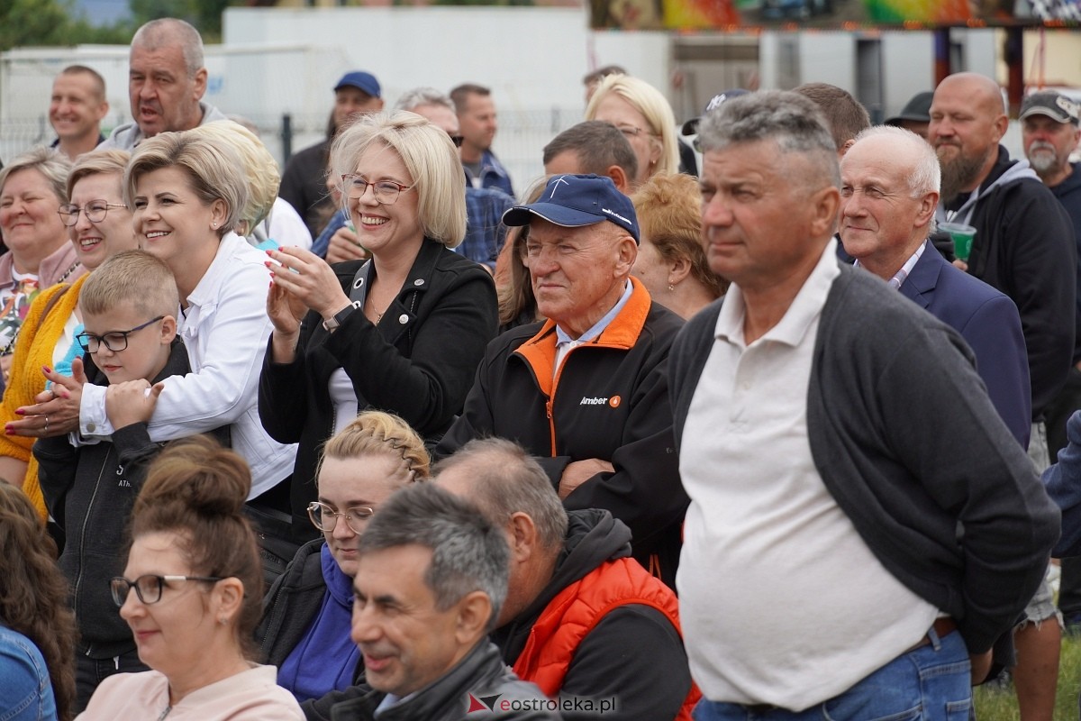 Kabaret Pod Wyrwigroszem. Rzekuń wita lato 2024  - zdjęcie #81 - eOstroleka.pl