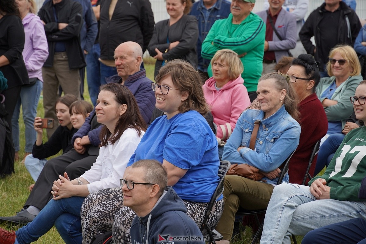 Kabaret Pod Wyrwigroszem. Rzekuń wita lato 2024  - zdjęcie #76 - eOstroleka.pl