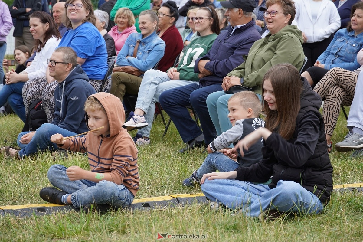 Kabaret Pod Wyrwigroszem. Rzekuń wita lato 2024  - zdjęcie #71 - eOstroleka.pl
