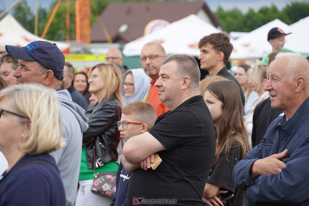 Kabaret Pod Wyrwigroszem. Rzekuń wita lato 2024  - zdjęcie #58 - eOstroleka.pl