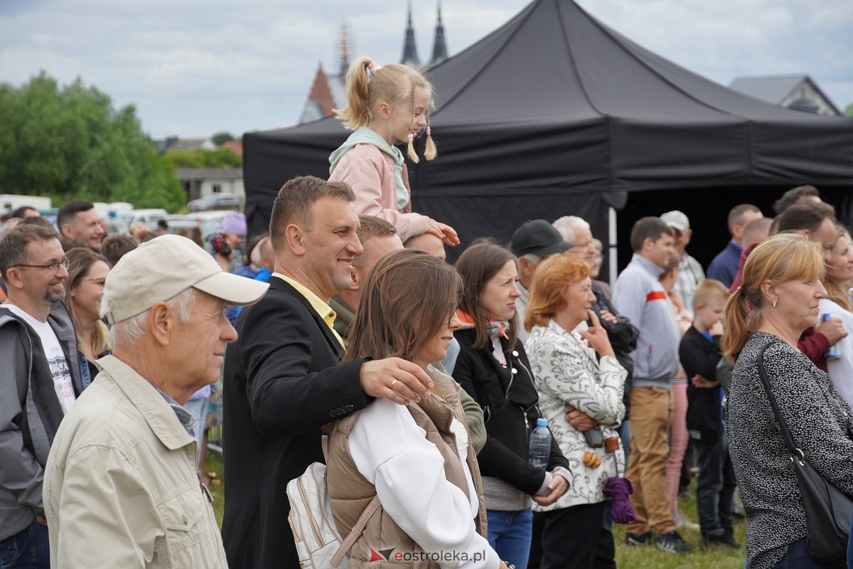 Kabaret Pod Wyrwigroszem. Rzekuń wita lato 2024  - zdjęcie #48 - eOstroleka.pl