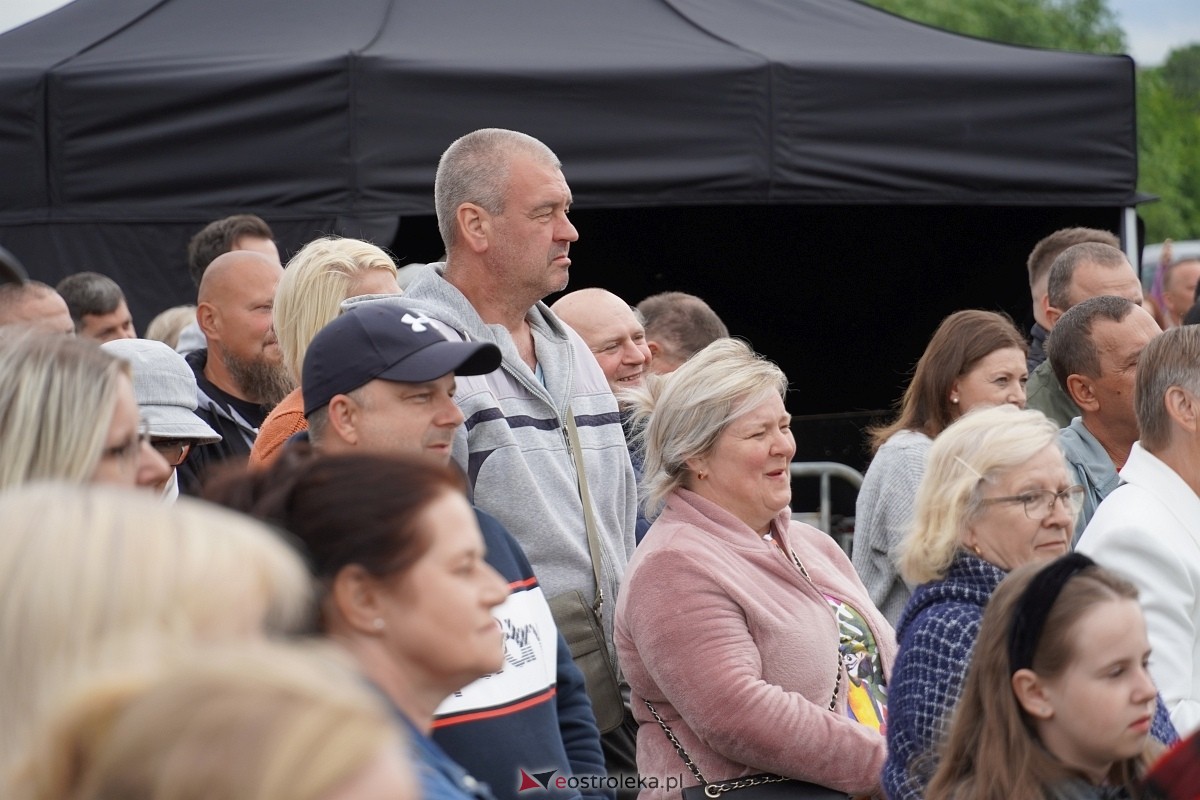 Kabaret Pod Wyrwigroszem. Rzekuń wita lato 2024  - zdjęcie #46 - eOstroleka.pl