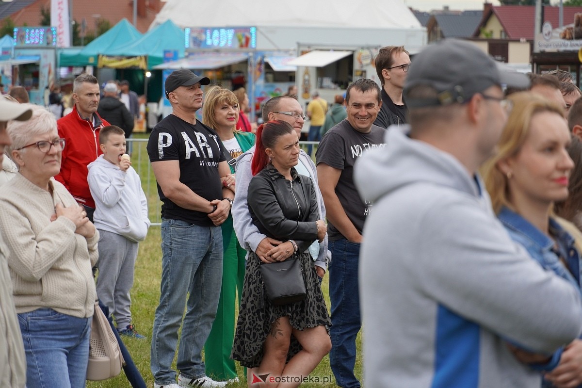 Kabaret Pod Wyrwigroszem. Rzekuń wita lato 2024  - zdjęcie #39 - eOstroleka.pl