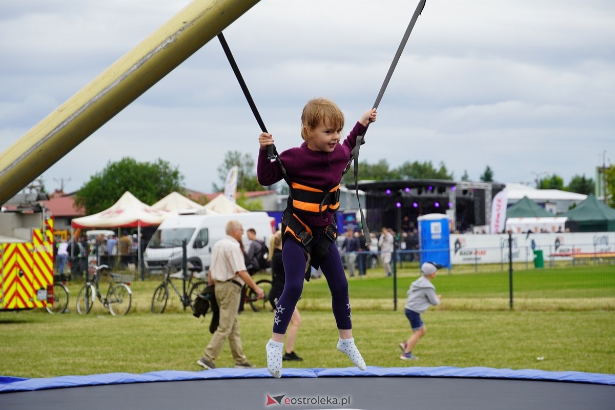 Kabaret Pod Wyrwigroszem. Rzekuń wita lato 2024  - zdjęcie #29 - eOstroleka.pl