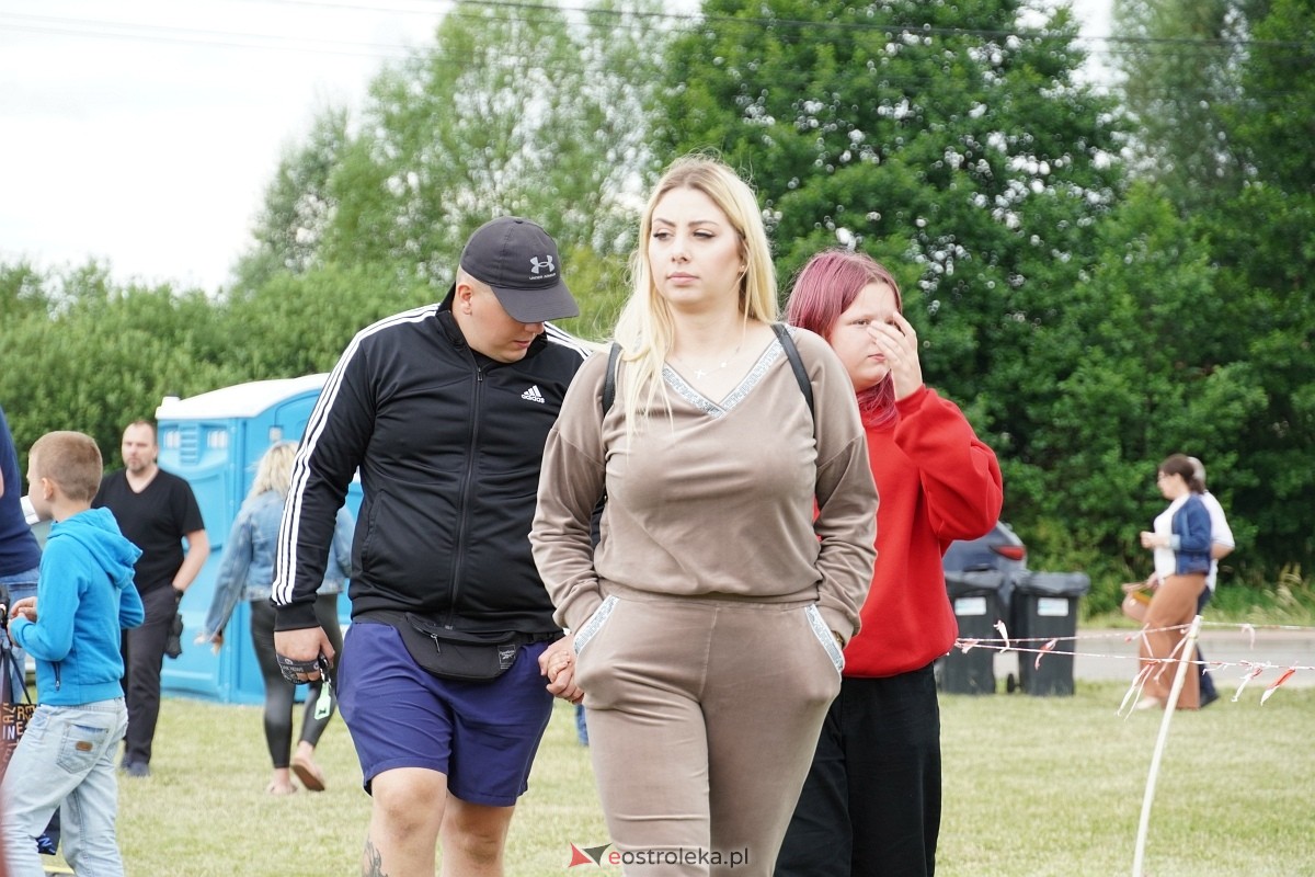 Kabaret Pod Wyrwigroszem. Rzekuń wita lato 2024  - zdjęcie #24 - eOstroleka.pl