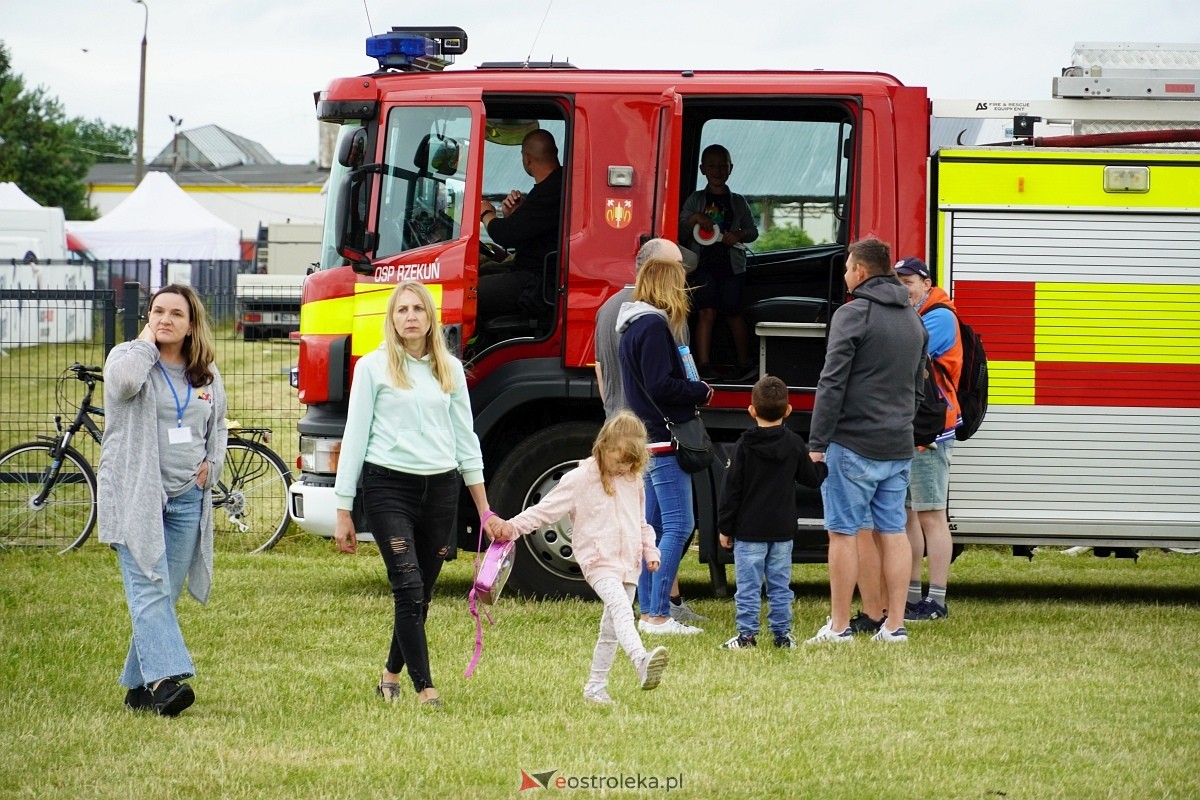 Kabaret Pod Wyrwigroszem. Rzekuń wita lato 2024  - zdjęcie #17 - eOstroleka.pl