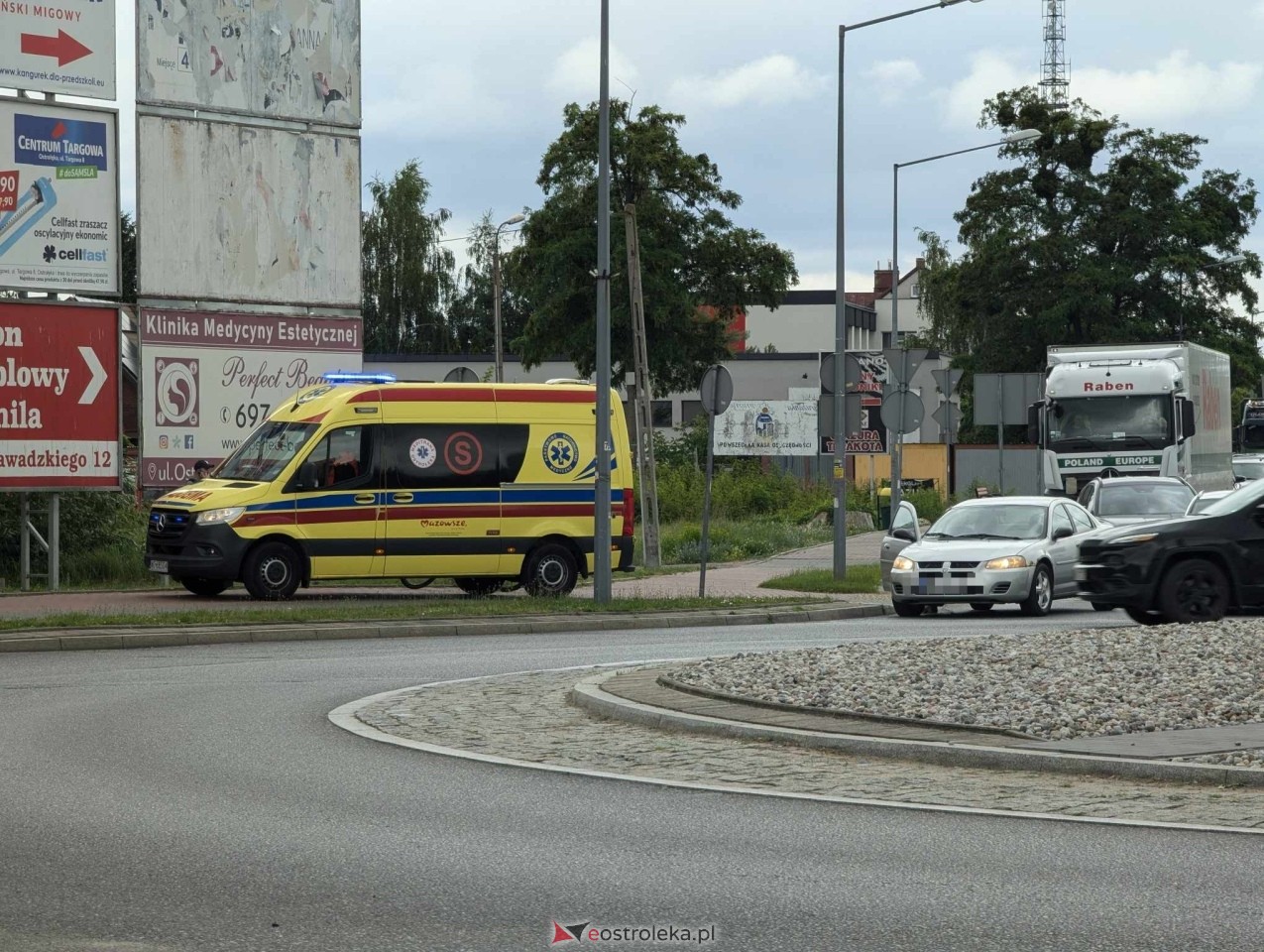 Wypadek na Targowej [24.06.2024] - zdjęcie #3 - eOstroleka.pl