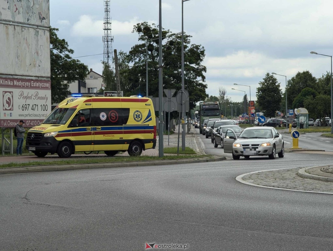 Wypadek na Targowej [24.06.2024] - zdjęcie #1 - eOstroleka.pl