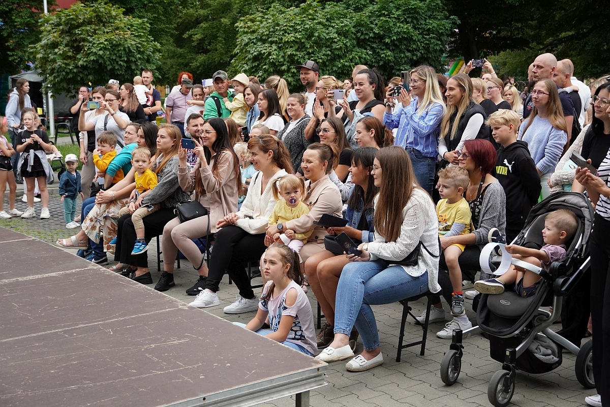 Dzień rodziny w Przedszkolu Jaś i Małgosia [24.06.2024] - zdjęcie #113 - eOstroleka.pl