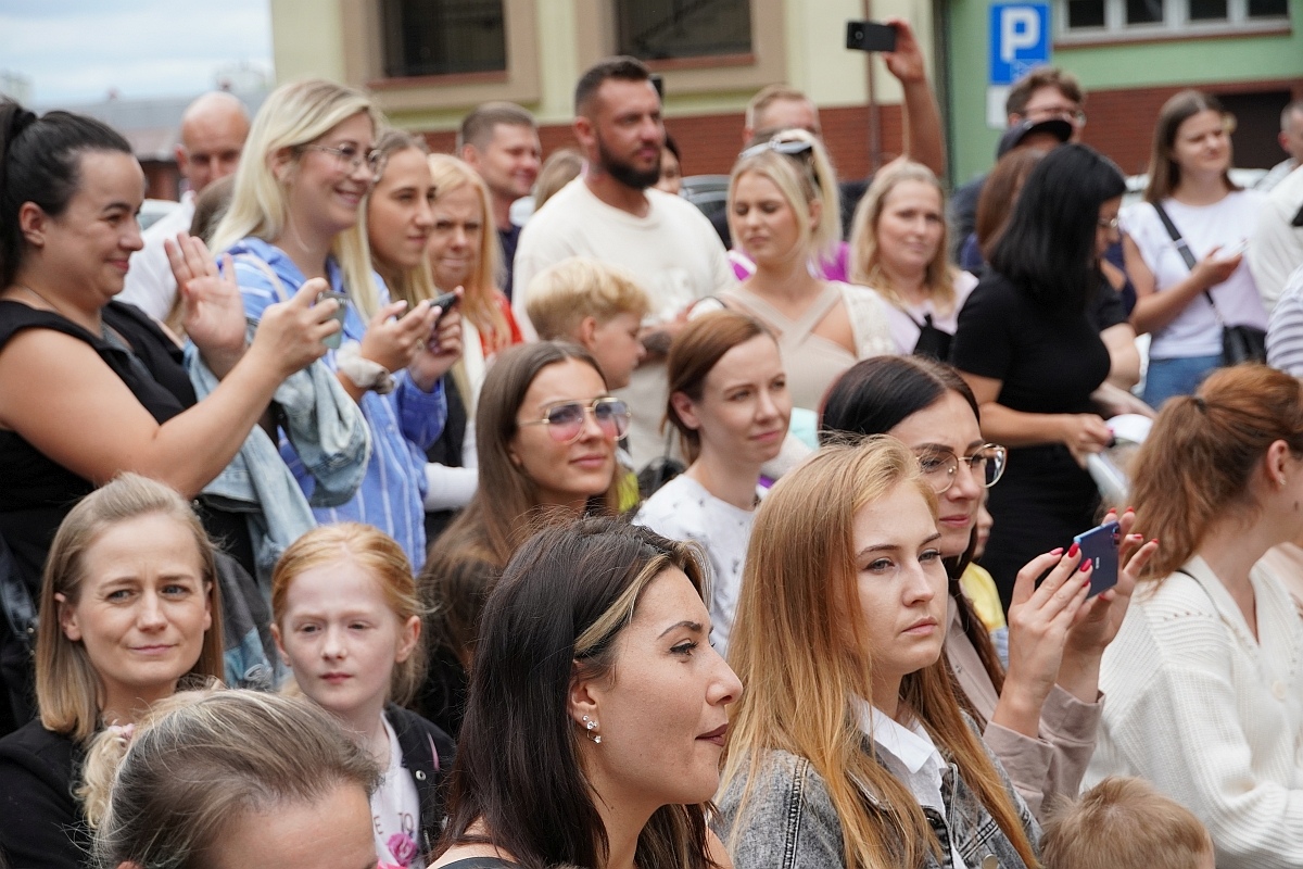 Dzień rodziny w Przedszkolu Jaś i Małgosia [24.06.2024] - zdjęcie #99 - eOstroleka.pl
