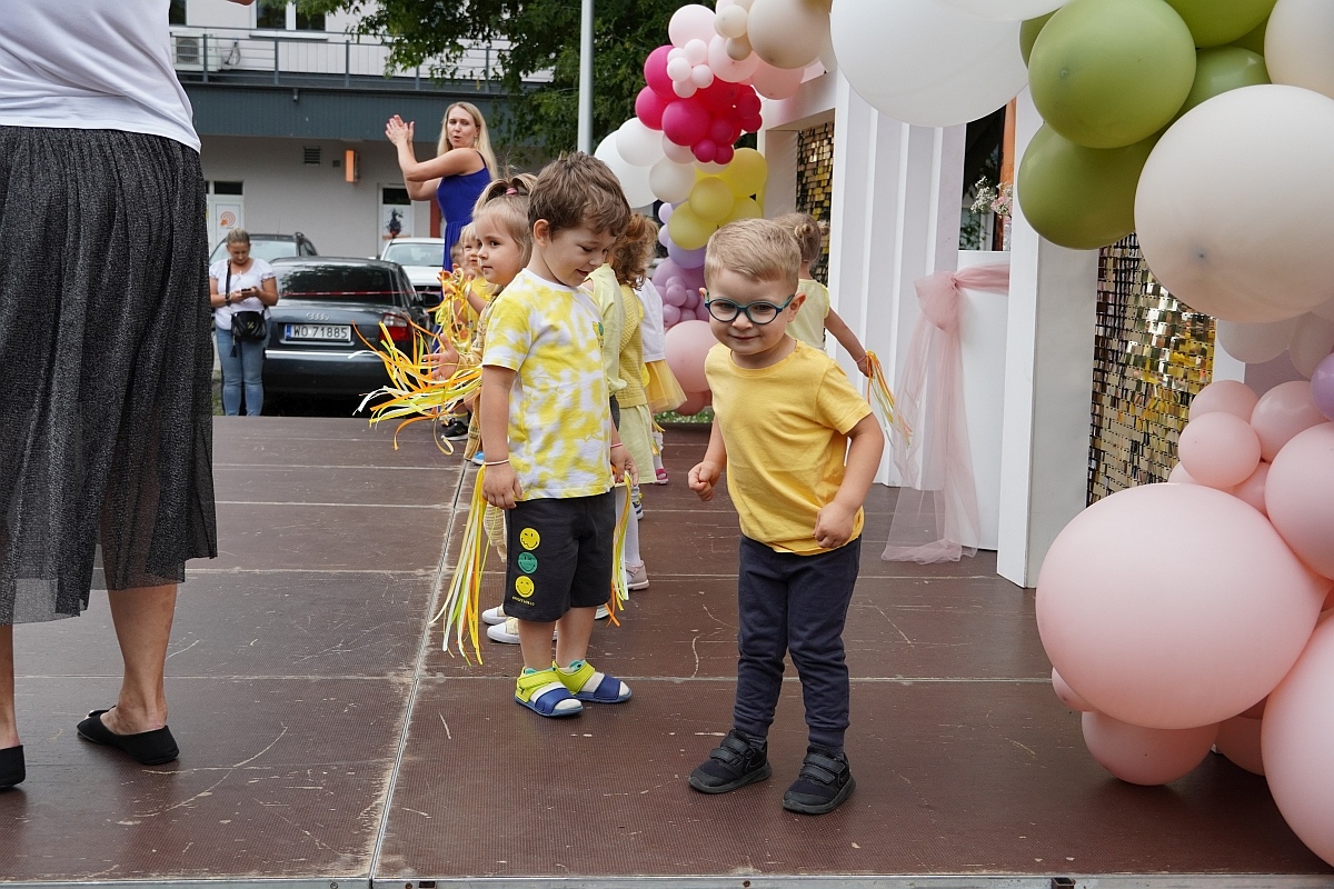 Dzień rodziny w Przedszkolu Jaś i Małgosia [24.06.2024] - zdjęcie #83 - eOstroleka.pl