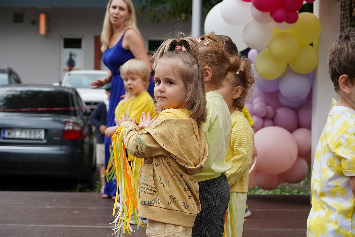 Dzień rodziny w Przedszkolu Jaś i Małgosia [24.06.2024] - zdjęcie #81 - eOstroleka.pl