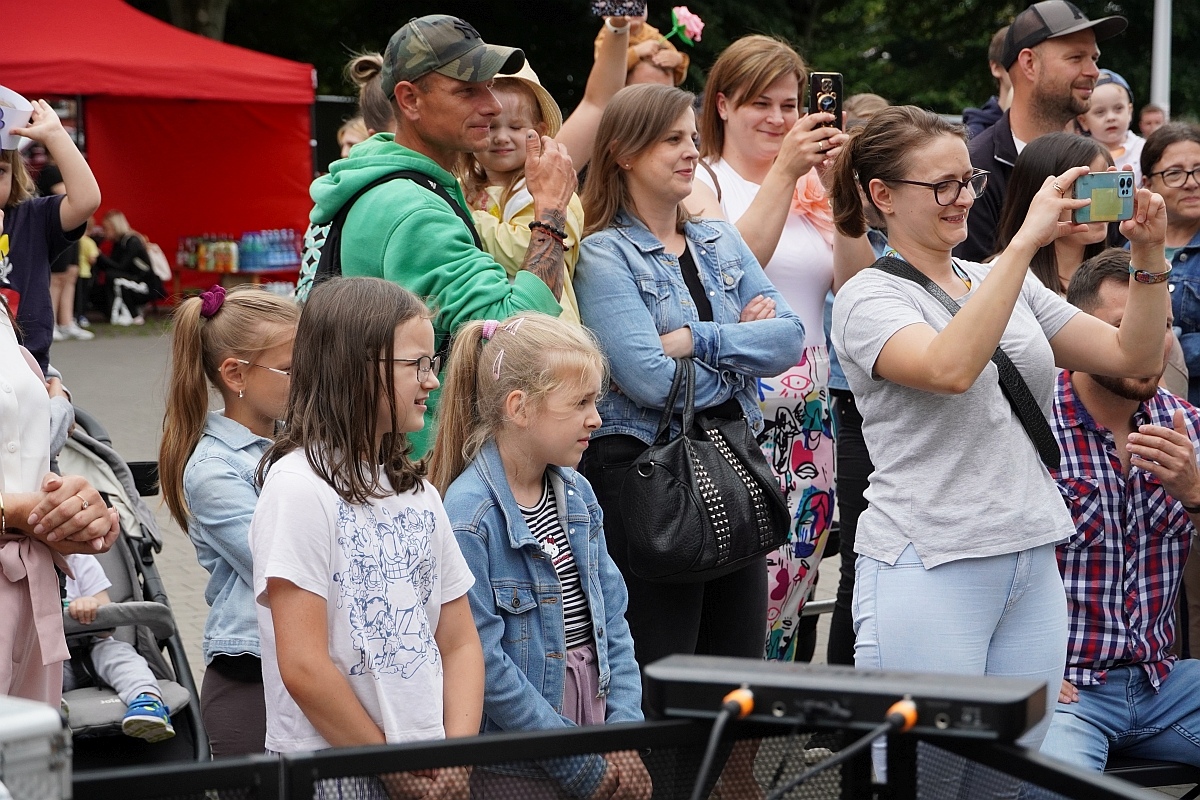 Dzień rodziny w Przedszkolu Jaś i Małgosia [24.06.2024] - zdjęcie #78 - eOstroleka.pl