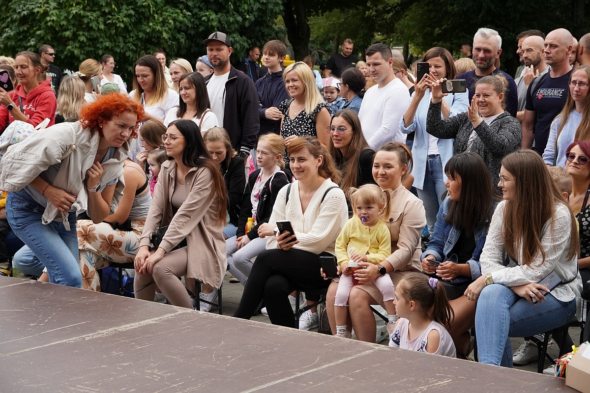 Dzień rodziny w Przedszkolu Jaś i Małgosia [24.06.2024] - zdjęcie #64 - eOstroleka.pl