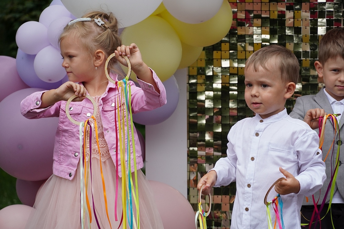 Dzień rodziny w Przedszkolu Jaś i Małgosia [24.06.2024] - zdjęcie #54 - eOstroleka.pl