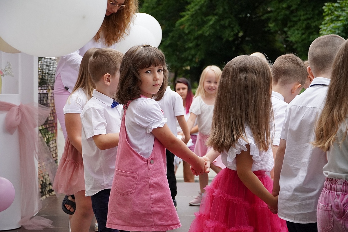 Dzień rodziny w Przedszkolu Jaś i Małgosia [24.06.2024] - zdjęcie #41 - eOstroleka.pl