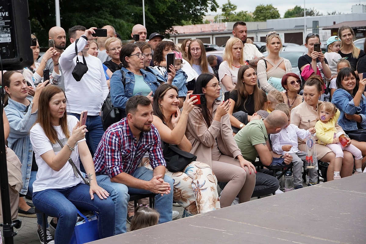 Dzień rodziny w Przedszkolu Jaś i Małgosia [24.06.2024] - zdjęcie #31 - eOstroleka.pl